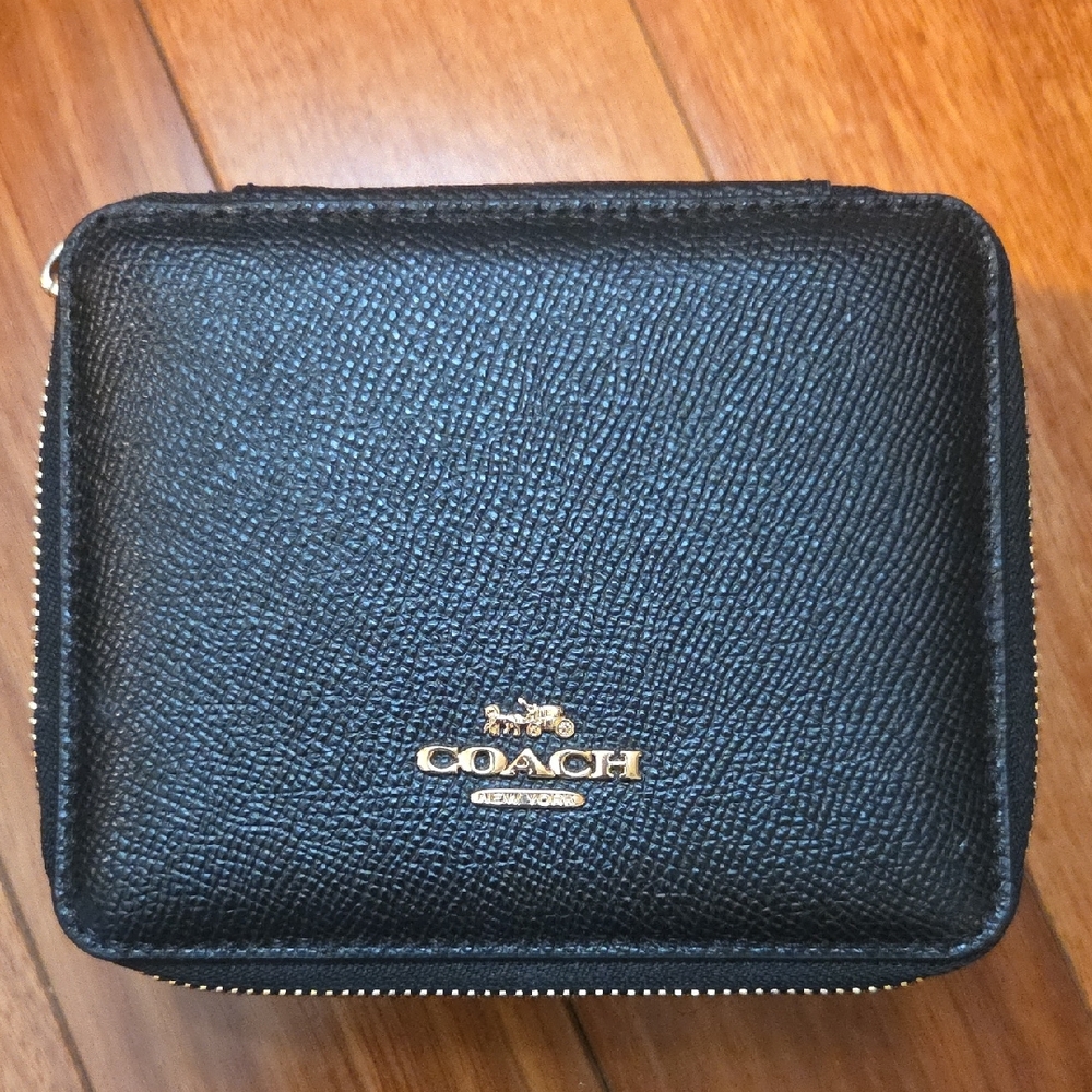 Coach Outlet Black Textured Leather Wallet